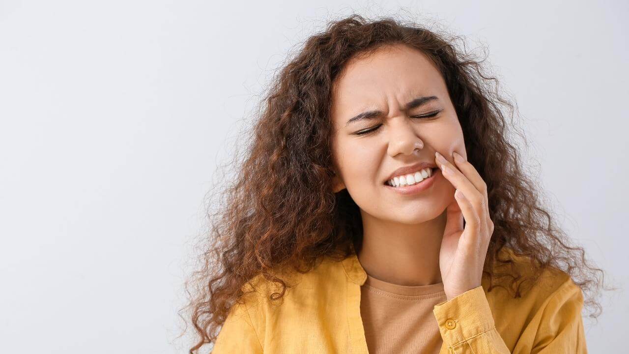 שן כואבת לאחר טיפול שורש שכשל